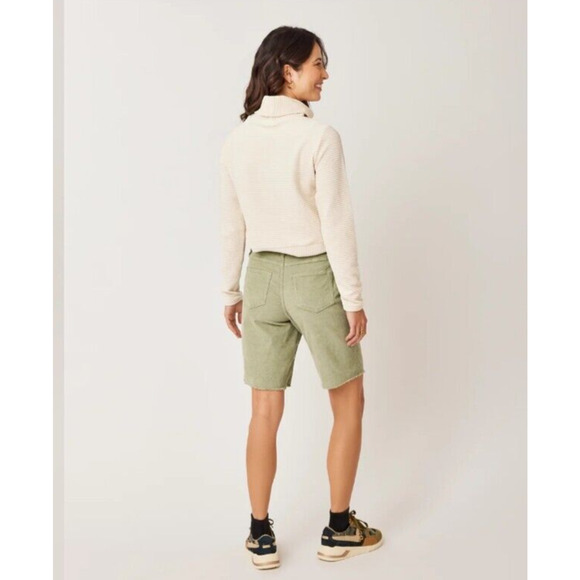 Carve Designs Oahu 10” Shorts Size 4 Cut Off OIive Stretch Corduroy Bermuda Raw - Picture 3 of 10